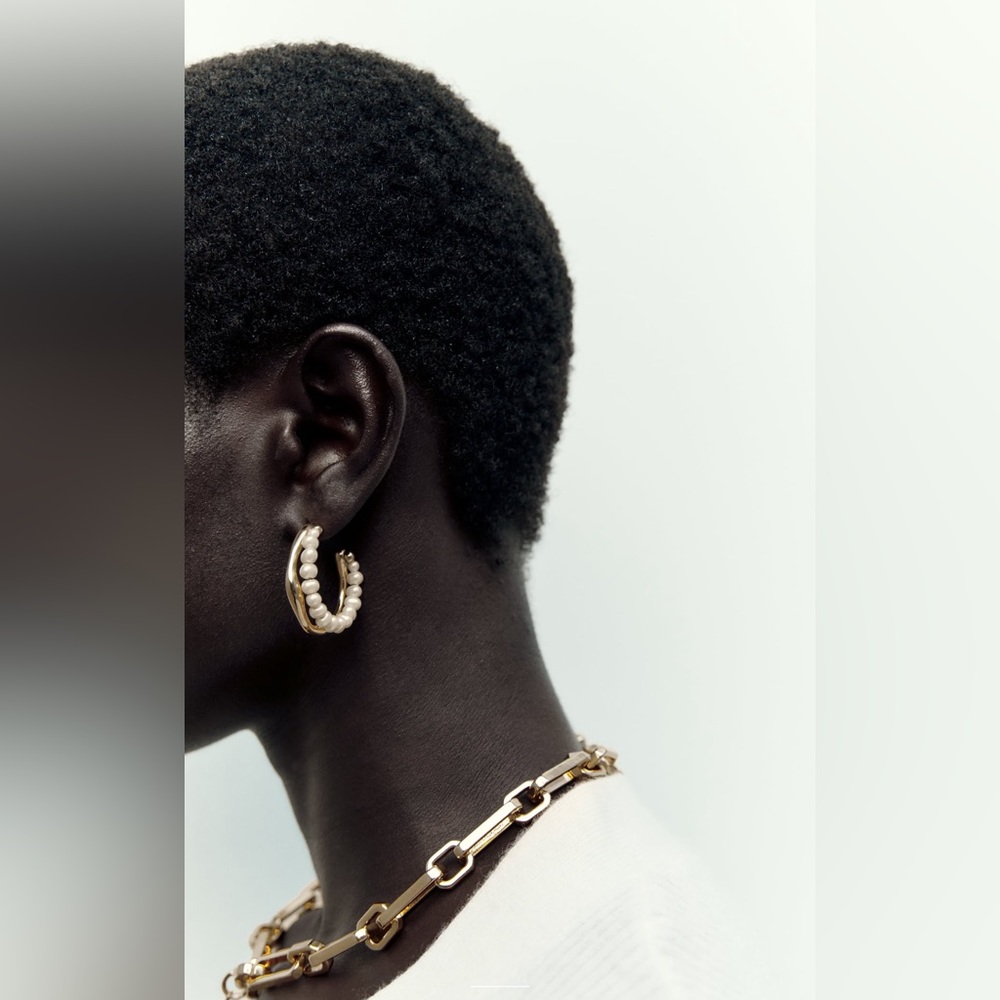 Zara Gold Tone Pearl Hoop Earrings- NWT - Picture 2 of 3